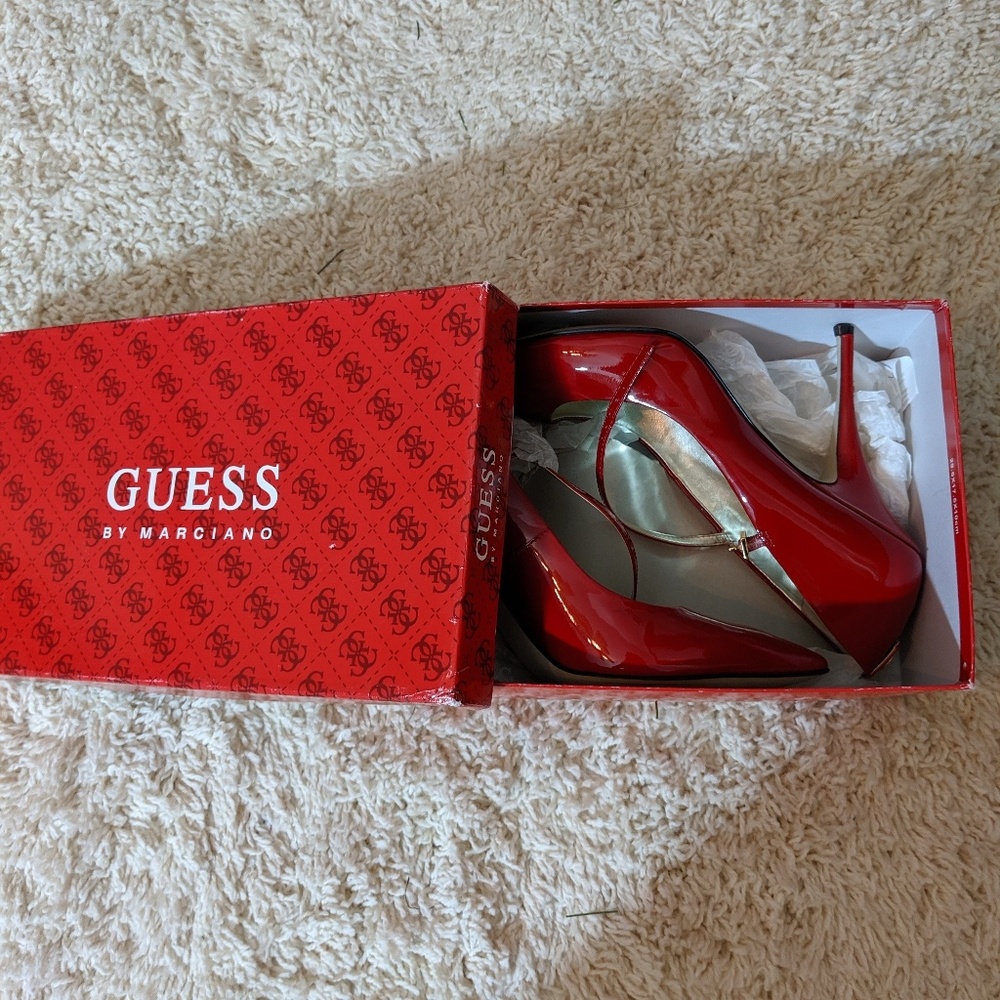 Red Guess heels - Picture 6 of 8